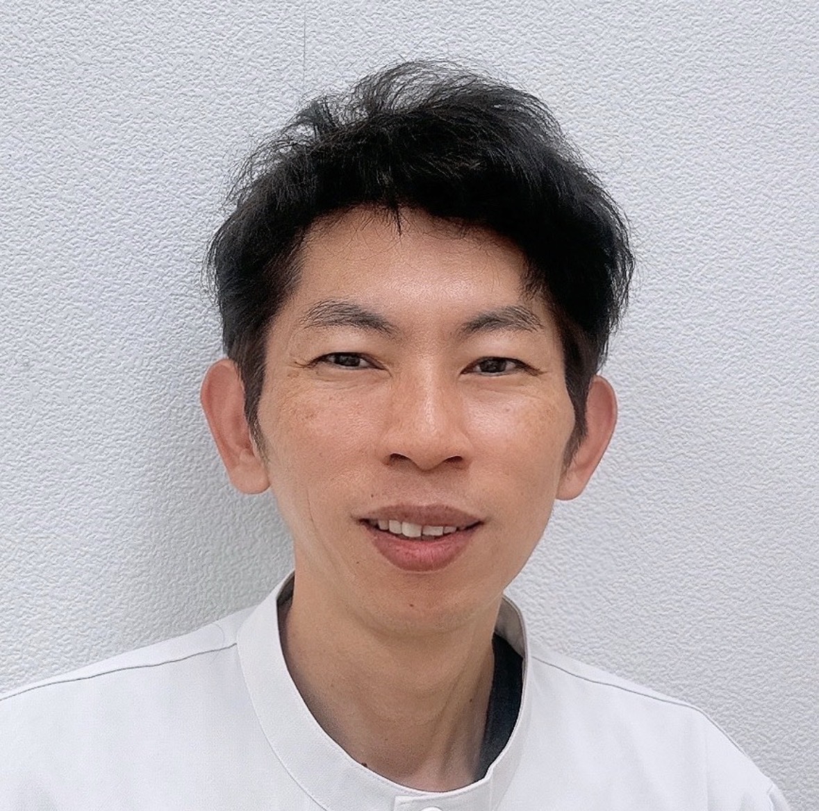 alt="アナタのチカラカイロプラクティック逗子の推薦者カイロプラクター金木義憲さん"